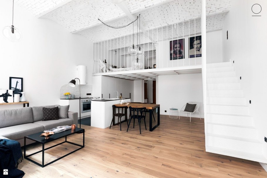 Квартира лофт с высокими потолками