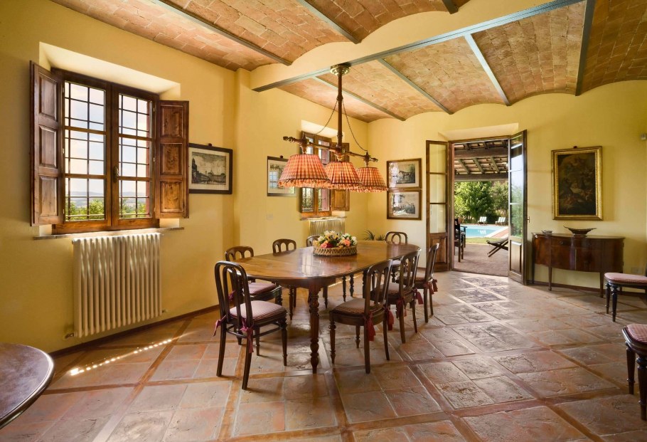 Уютная гостиная в стиле Средиземноморья