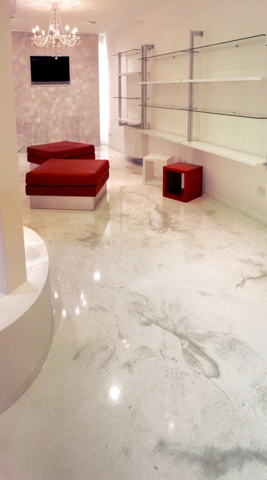 Белый наливной пол