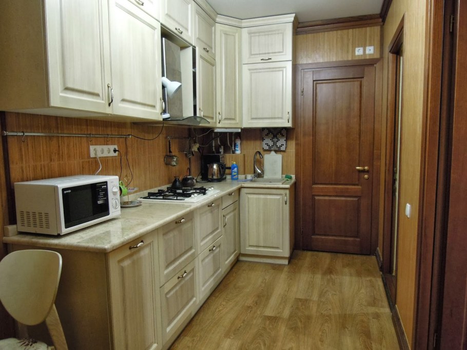 Ламинат на стену в кухне