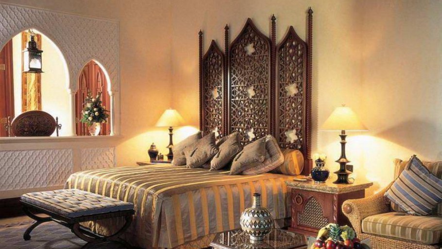 Восточные подушки в интерьере