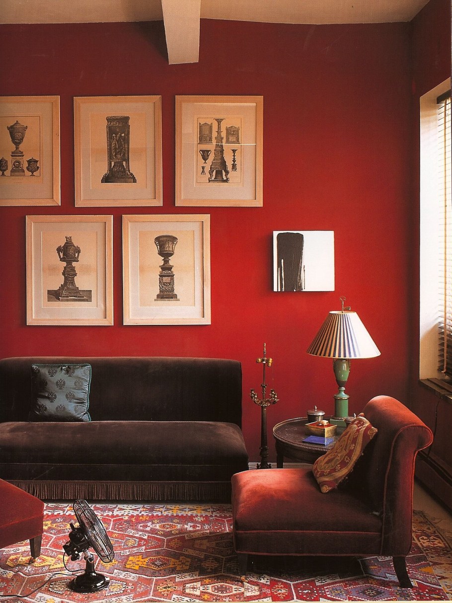 Краска красная интерьер