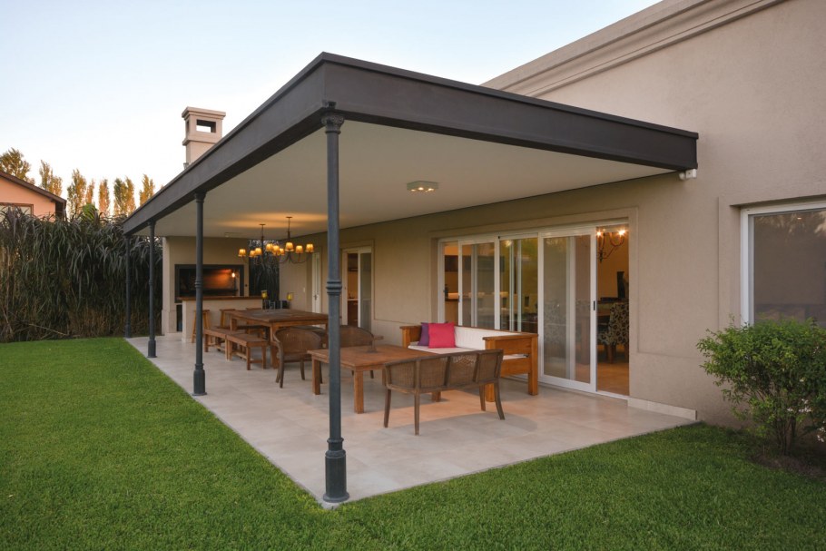 Гараж с навесом в современном стиле