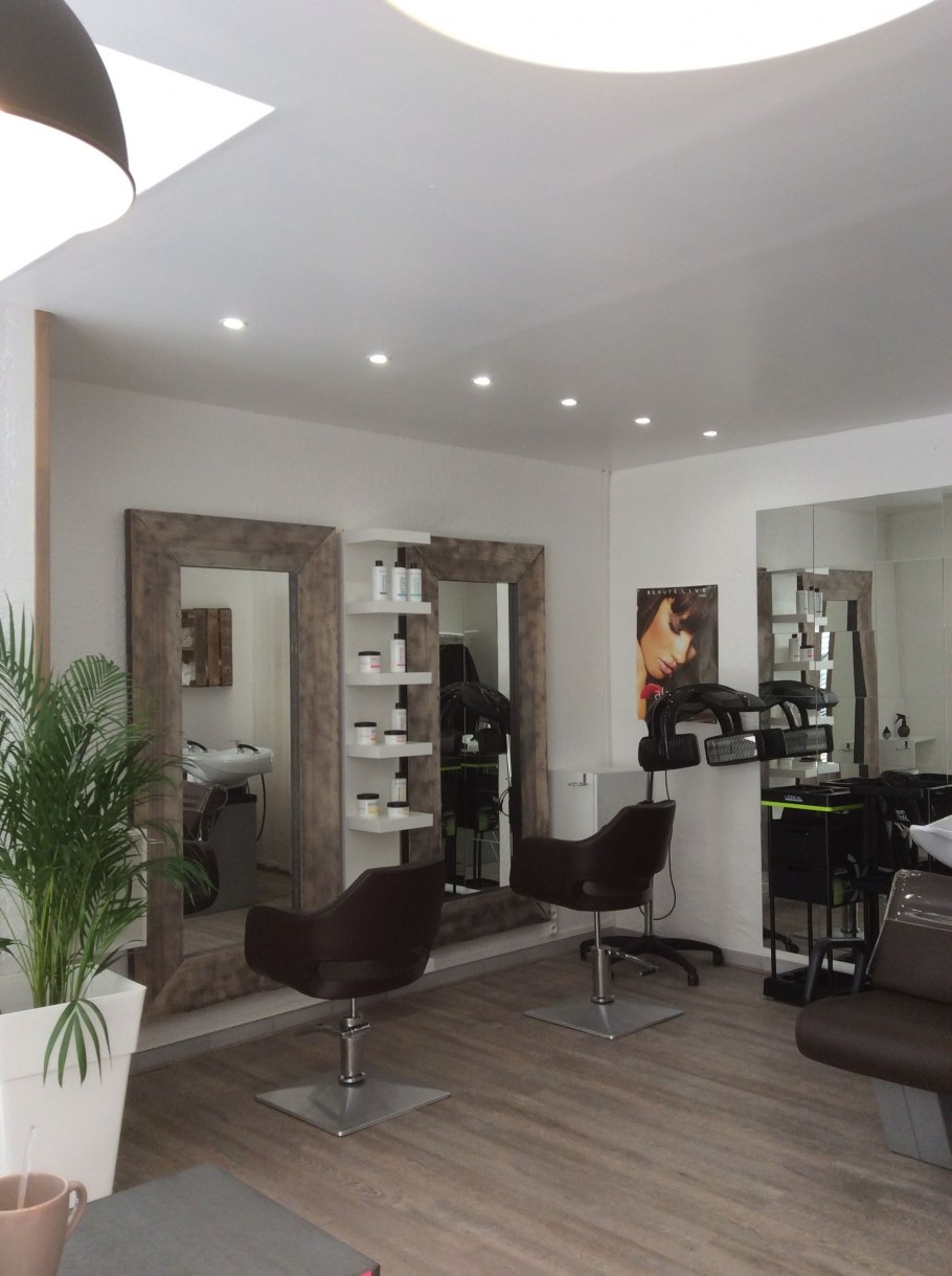 Интерьер маникюрного зала