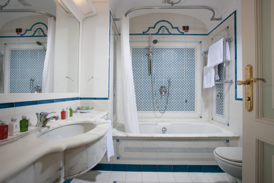 Ванна в морских тонах