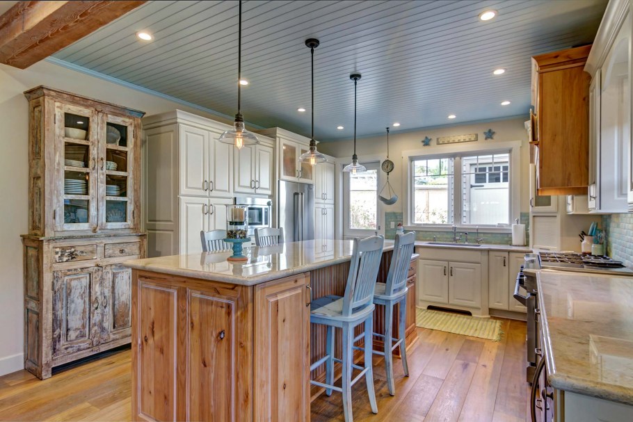 Кухня гостиная имитация бруса