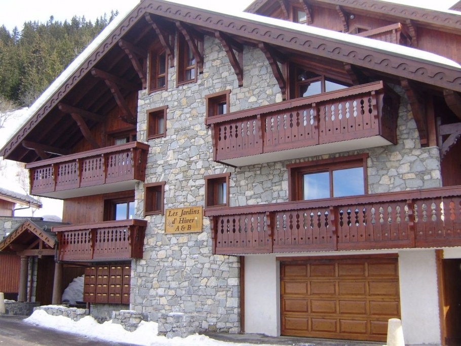 Ограждение балкона из дерева