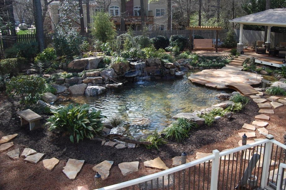 Пруд на участке