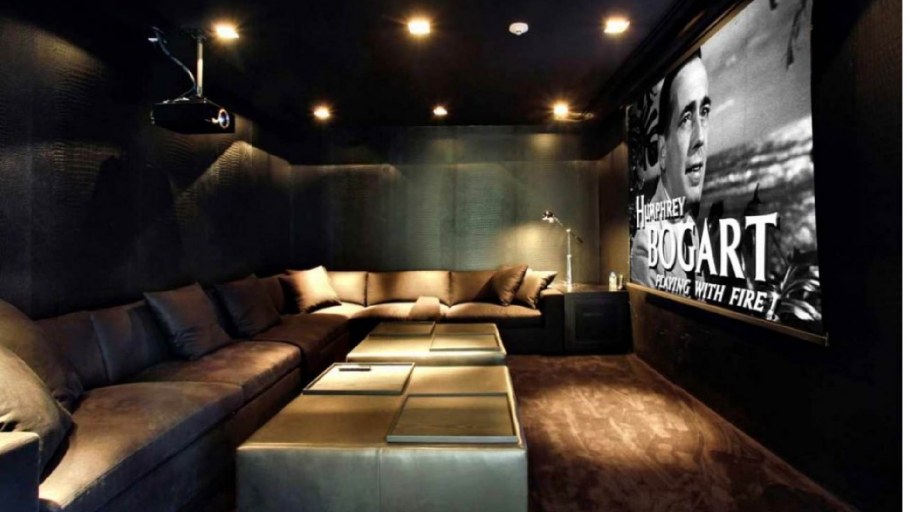 Кинотеатр с диванами в Волгограде