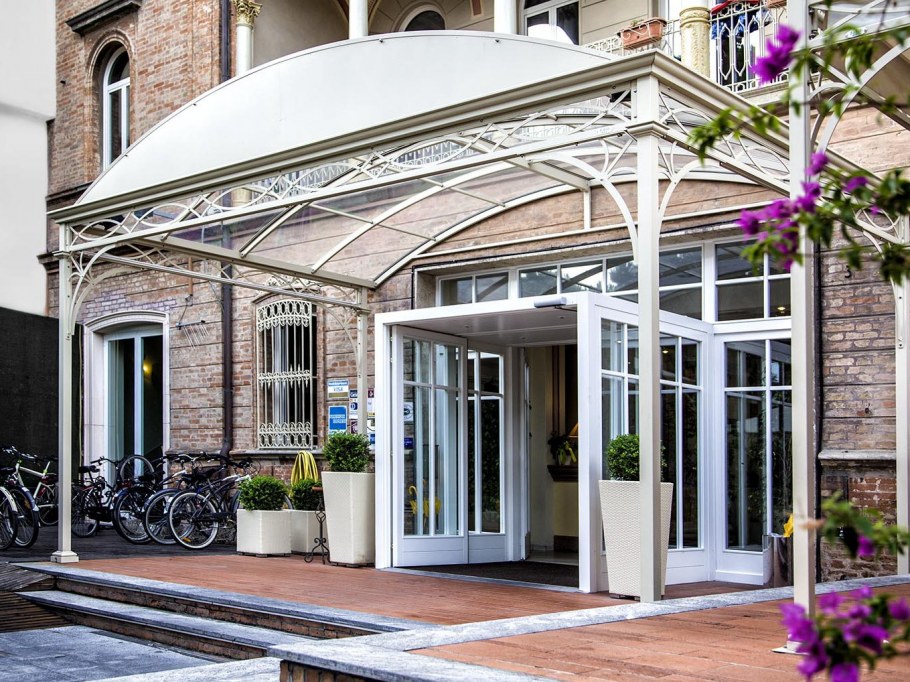 Фасады домов в средиземноморском стиле