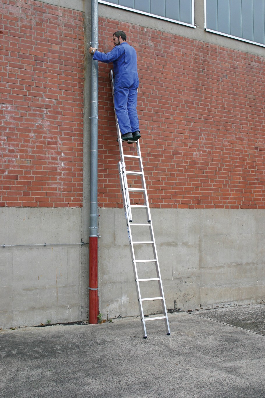 Алюминиевая двухсекционная лестница 2х8 Krause Corda 012081