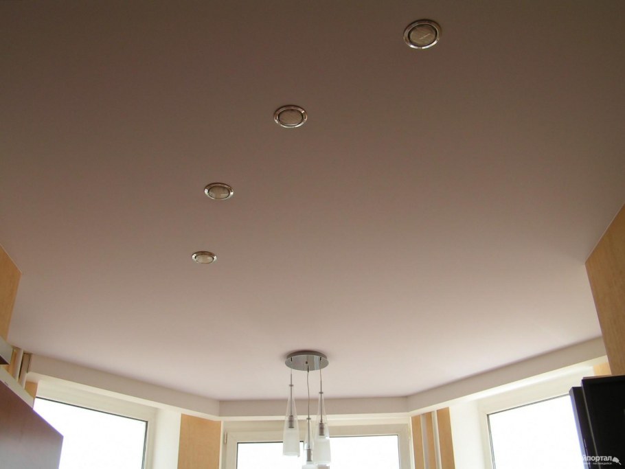 Фотопечать на сатиновом потолке