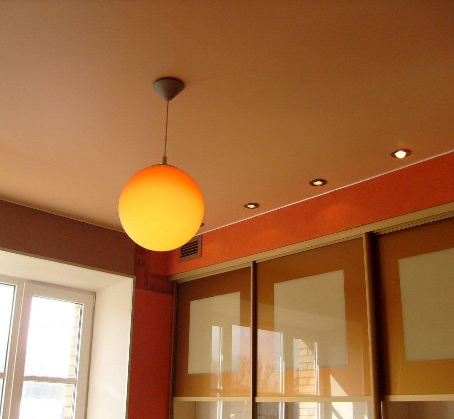 Одноуровневые потолки