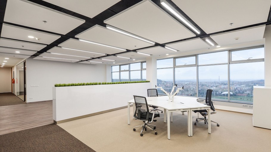 Офис с панорамными окнами