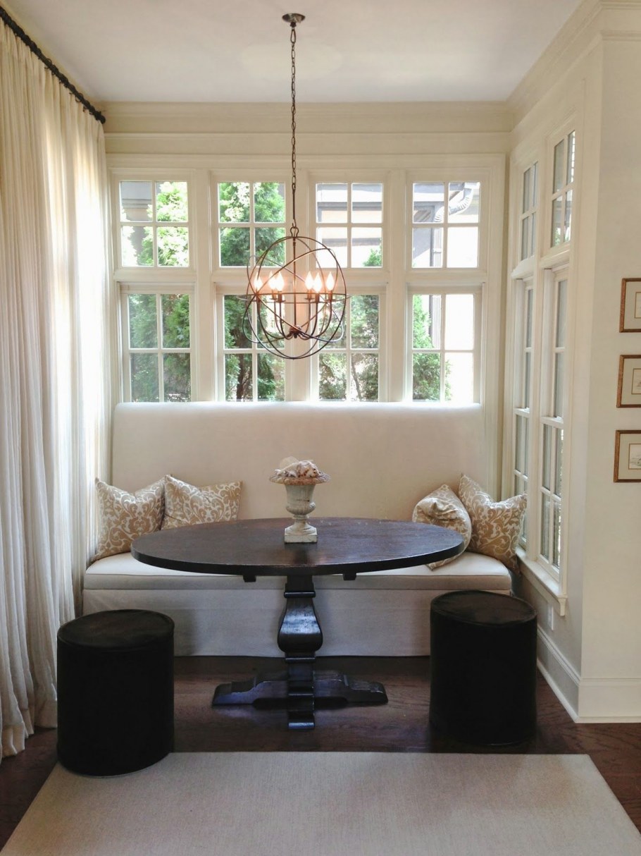 Кухня с столовой с эркером