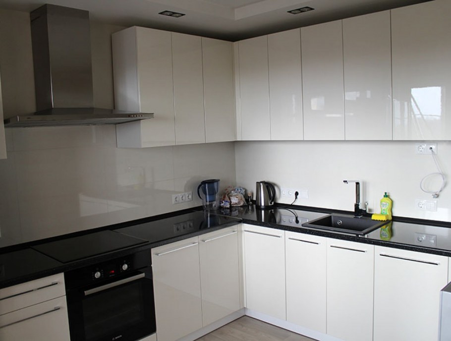 Кухня белый перламутр