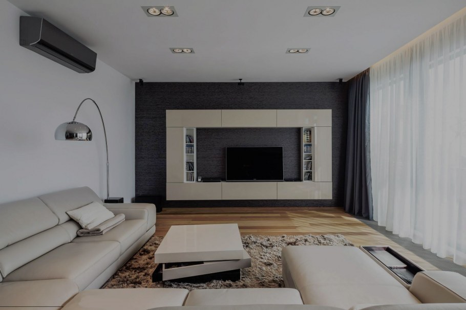 Дерево в интерьере гостиной