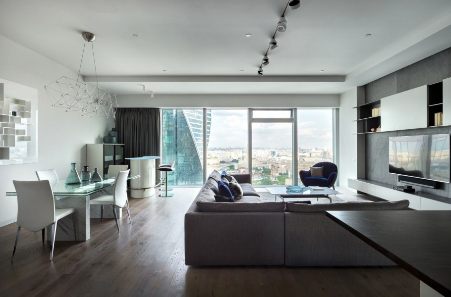 Кухня гостиная с панорамными окнами