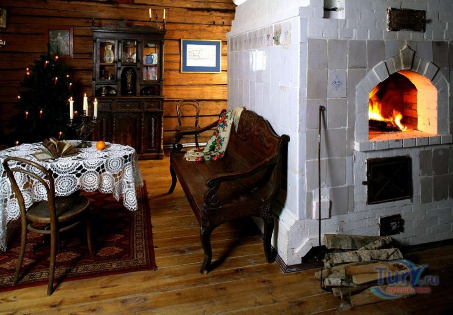 Деревенский дом с печкой