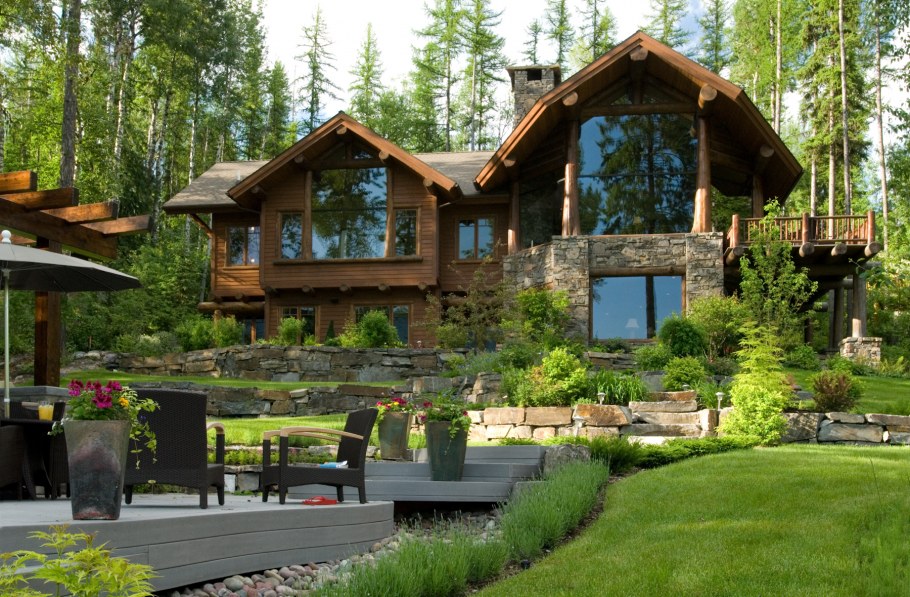 Загородный особняк из канадского кедра