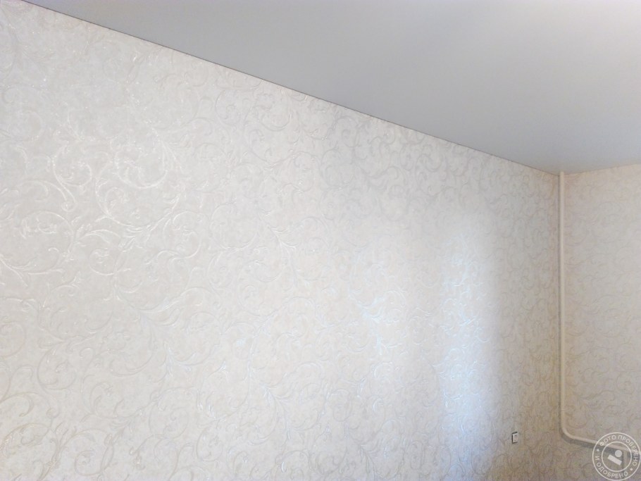 Крашеный потолок без плинтуса