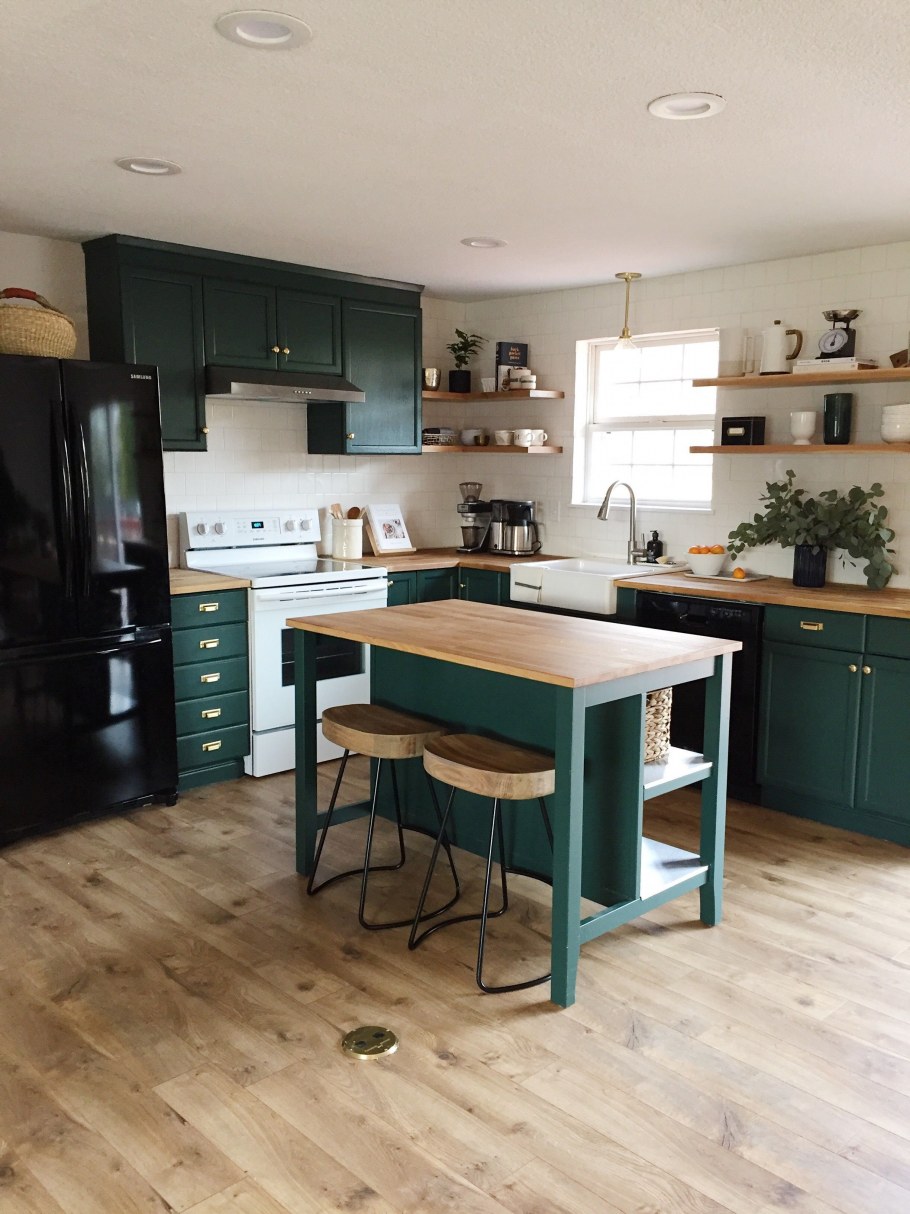 Зеленая кухня в скандинавском стиле