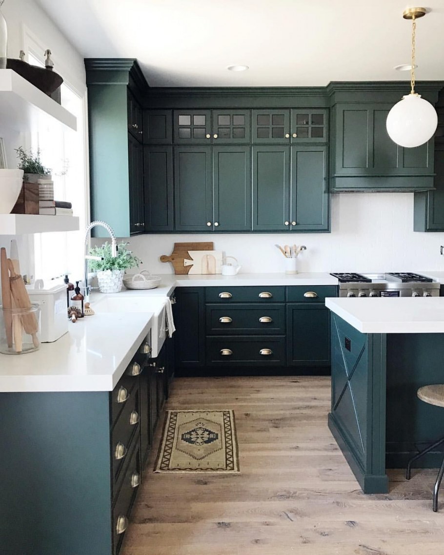 Изумрудная столешница