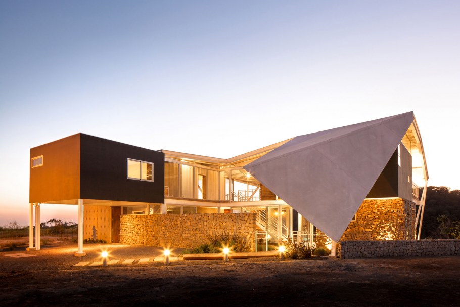 Необычный дом