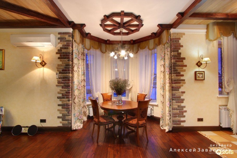 Отделка эркера декоративным камнем