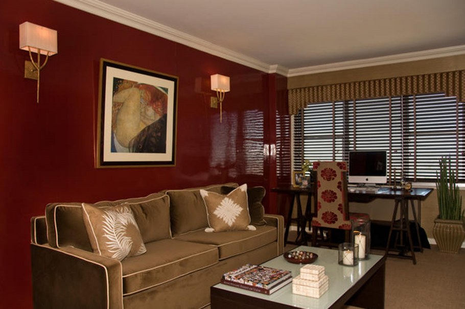 Интерьер в бежево бордовых тонах