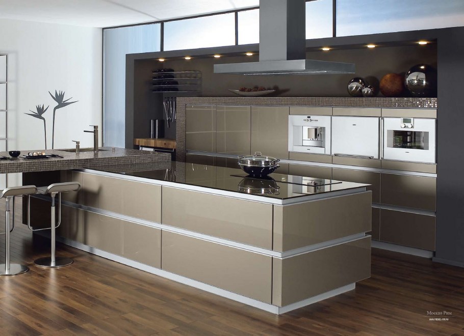Дизайн кухни с островом
