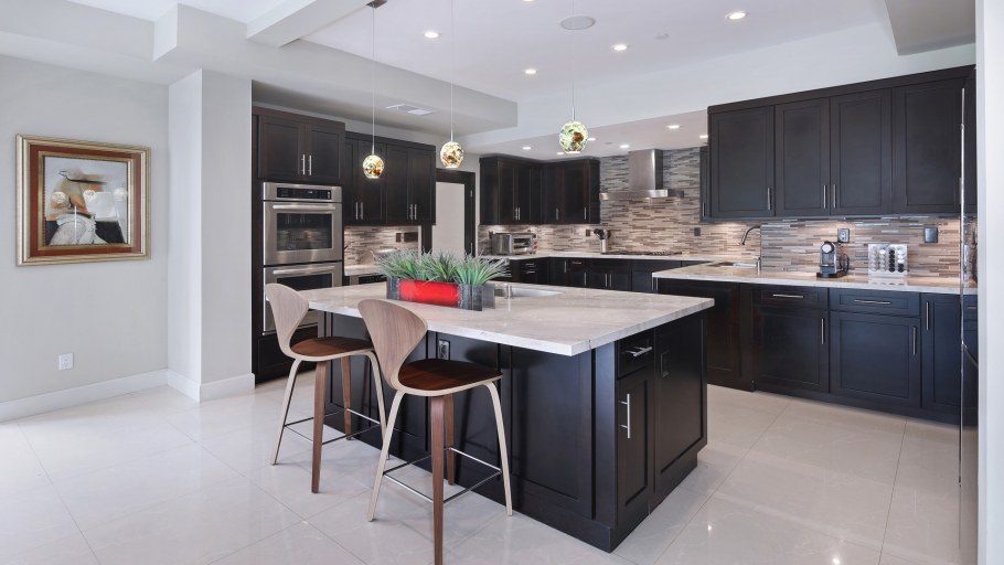 Кухня с островом