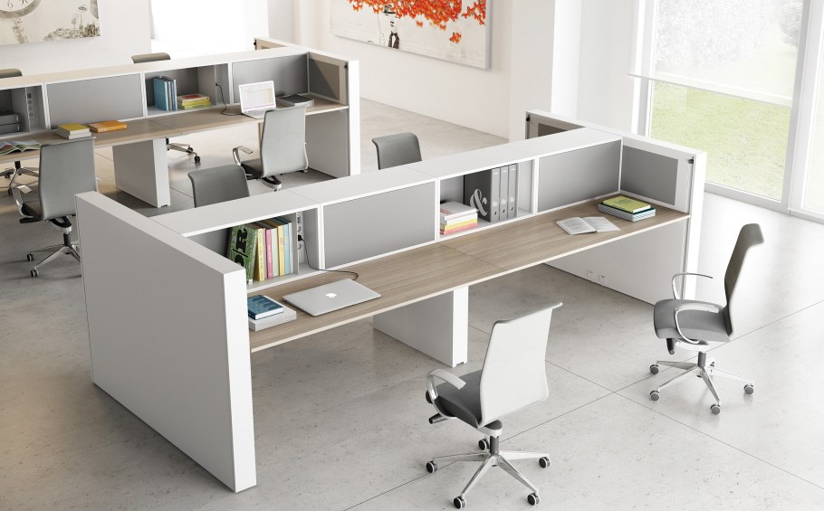 Рабочее пространство в офисе