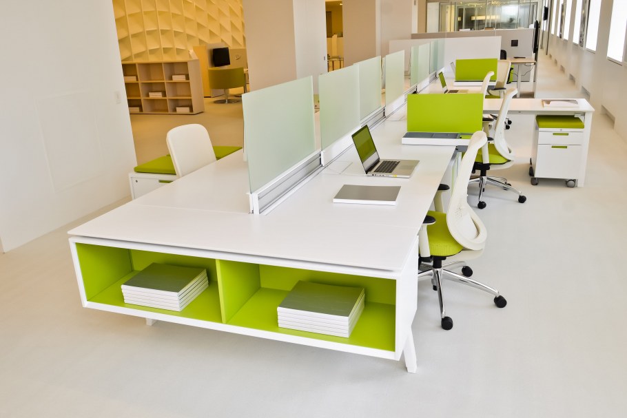 Общее рабочее офисное место будущего