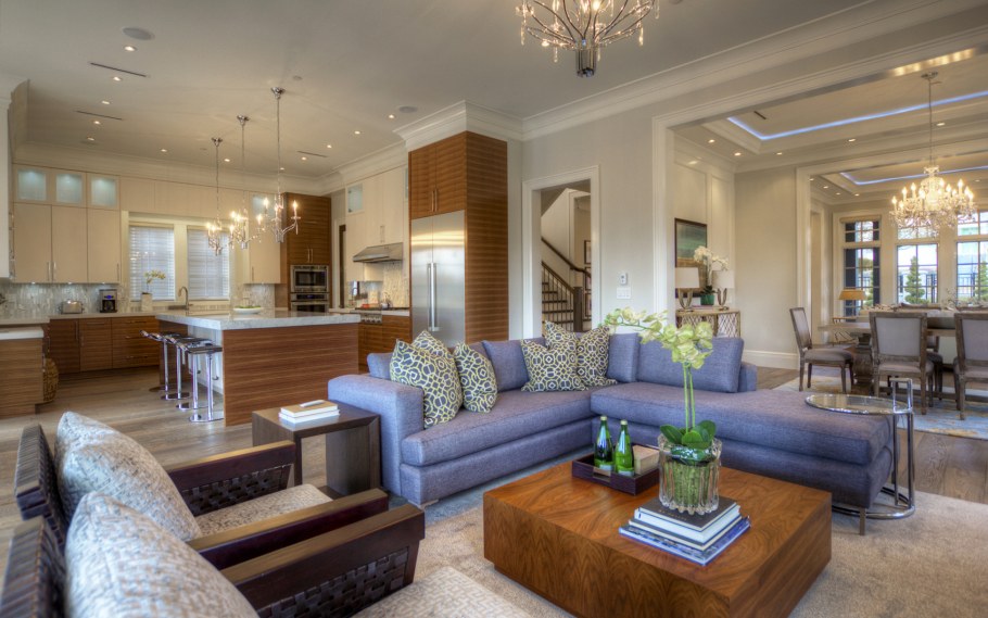 Интерьер кухня-гостиная стиль разный