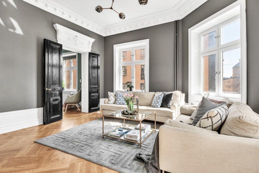 Интерьер столовой гостиной