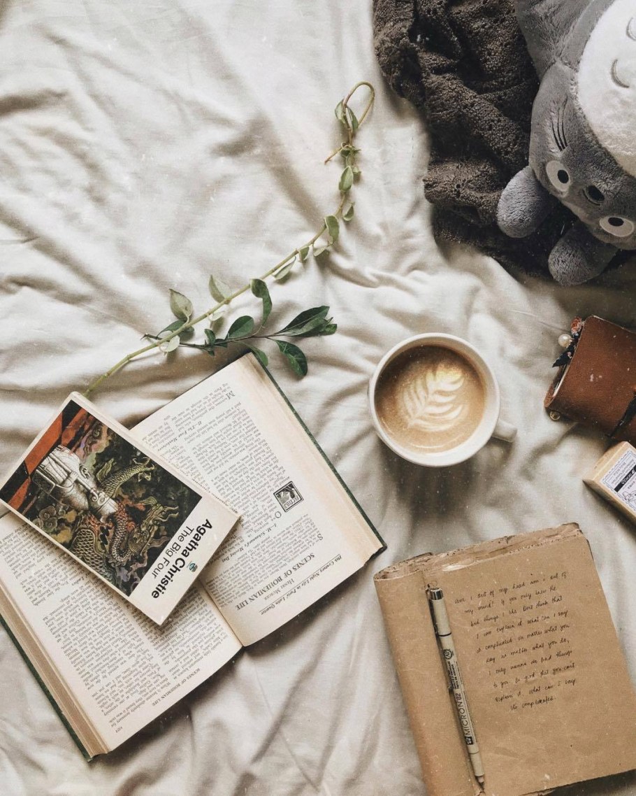 Осень книга кофе