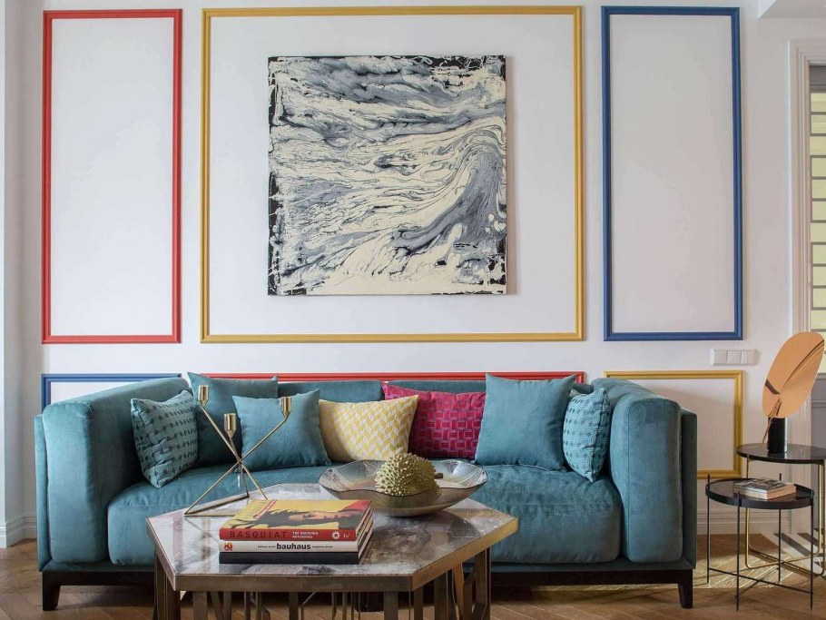 Цветные молдинги в интерьере