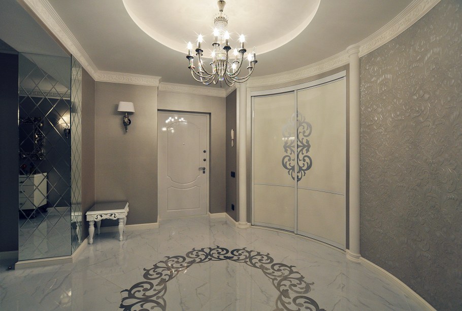 Большой Холл в недорогой квартире
