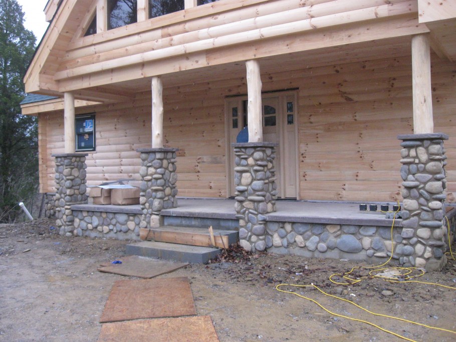 Веранда из природного камня