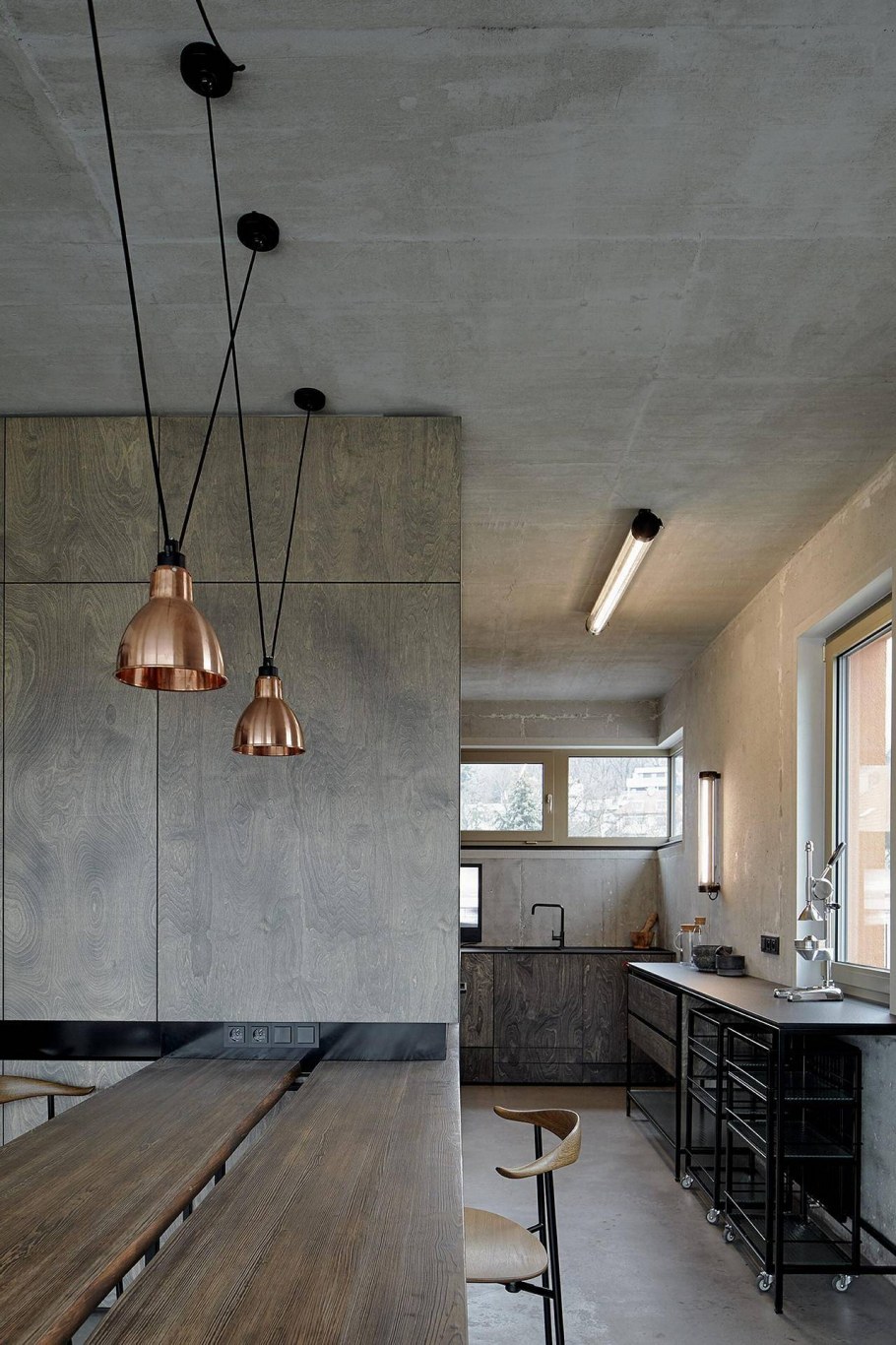 Бетонный потолок лофт