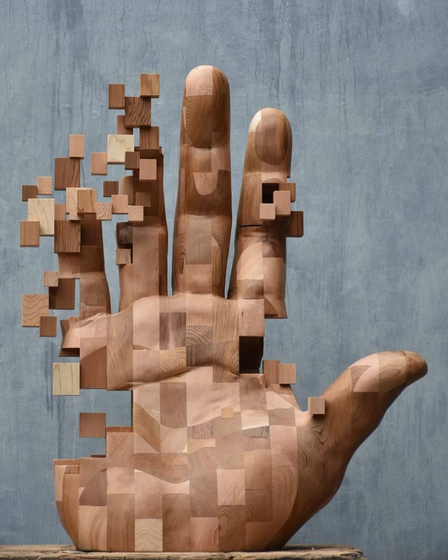 Абстрактные скульптуры из дерева с гвоздями
