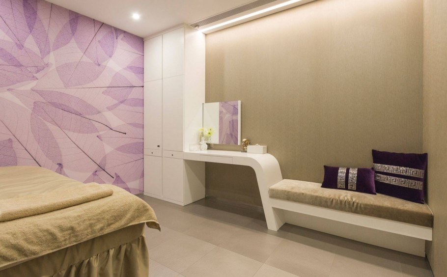 Зеркала в интерьере гостиной