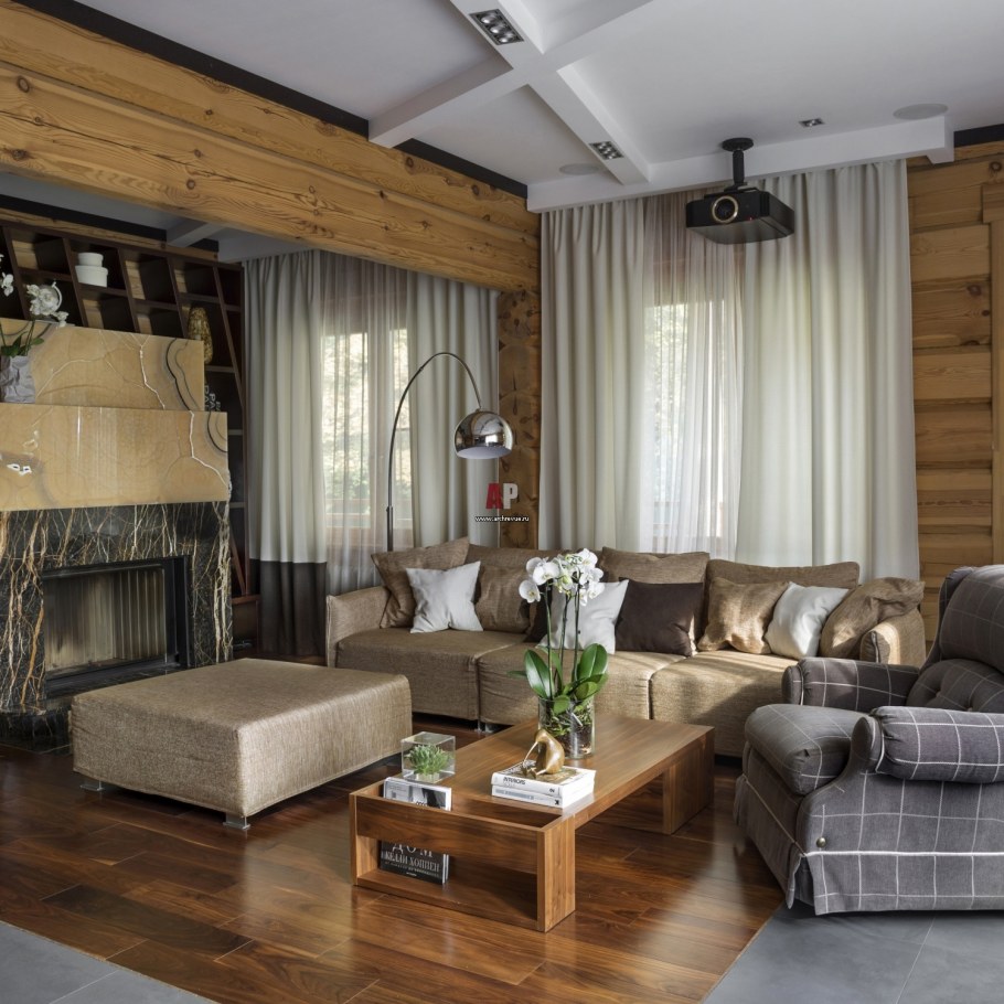 Интерьер гостиной в деревянном доме