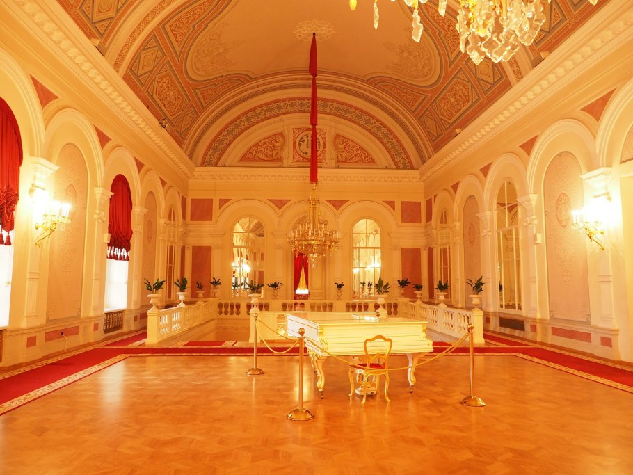 Большой театр красный зал