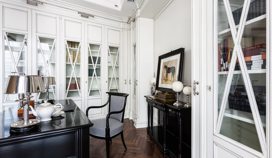 Офис в неоклассическом стиле