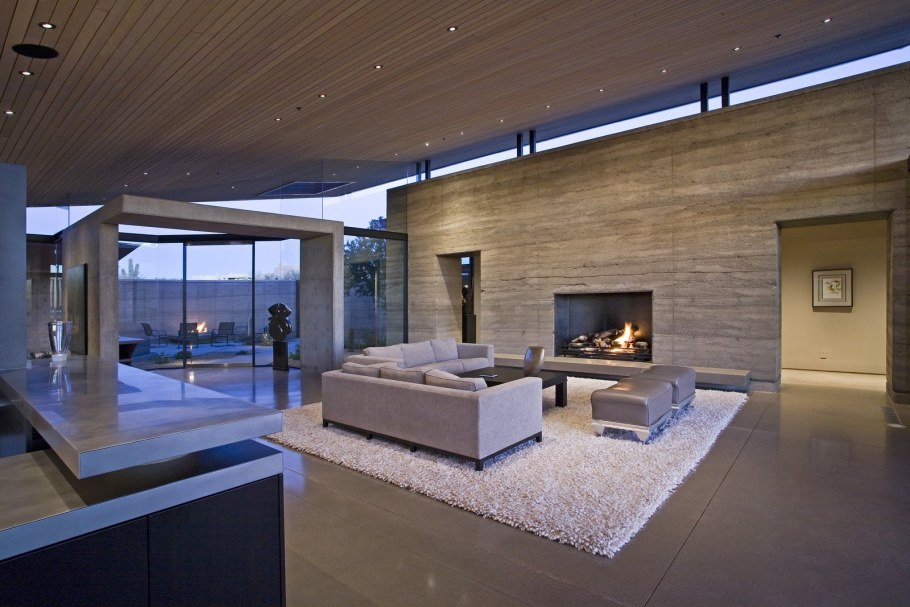 Современный особняк внутри