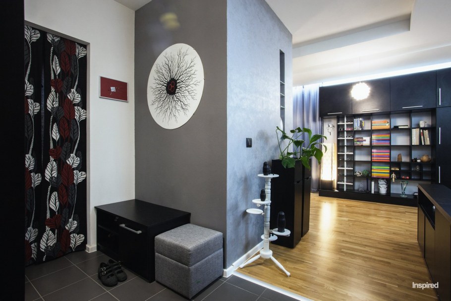 Зона прихожей в квартире студии