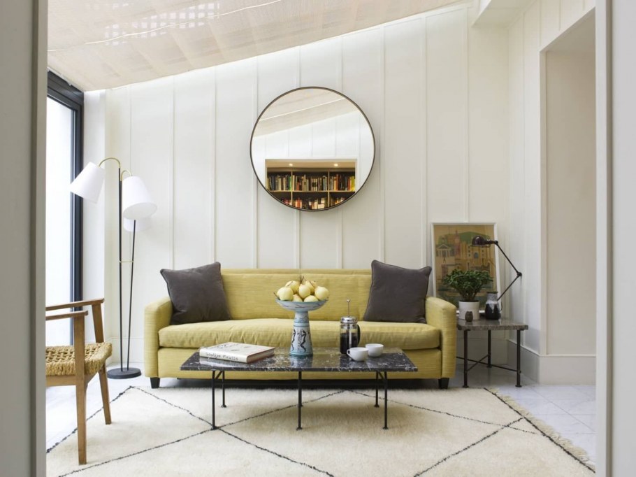 Молдинги в современном минималистичном интерьере