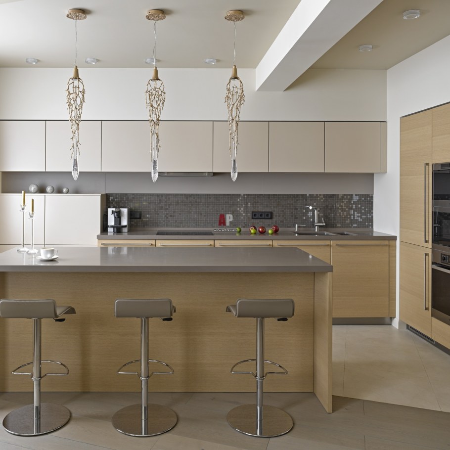 Кухня песочного цвета в интерьере